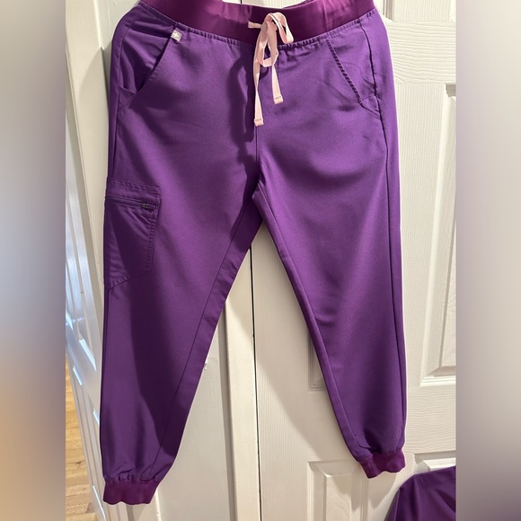 Figs Pants - Figs Zamora Joggers Technical Collection Size Small Violet Good Condition